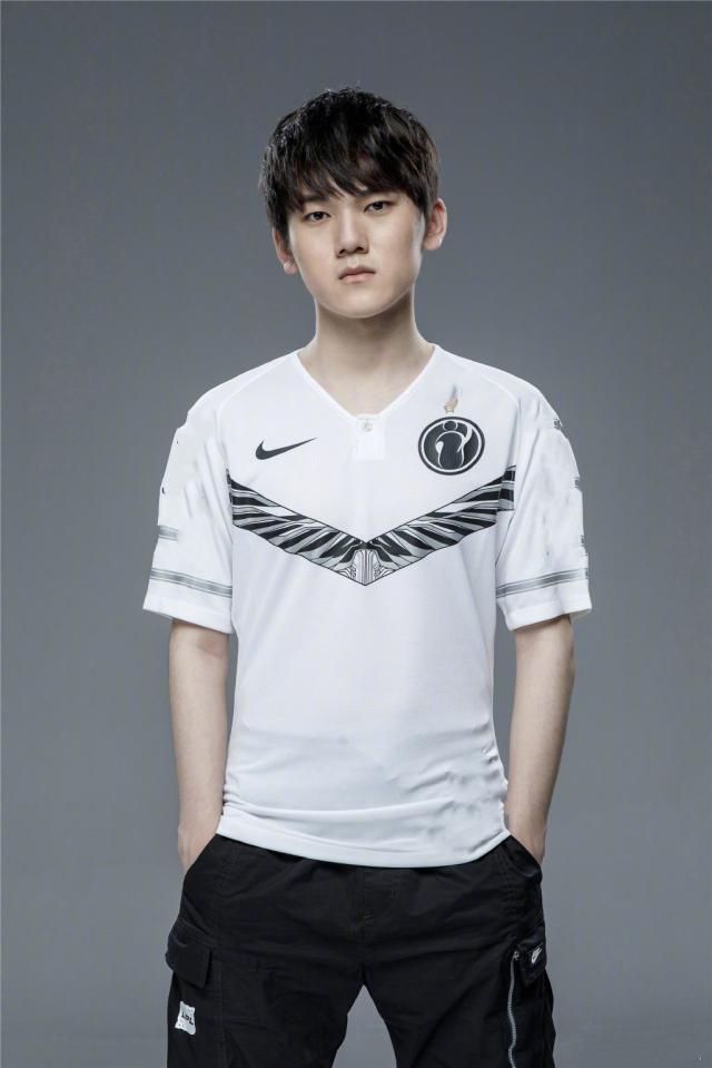 UP官宣夏季赛大名单：上单轮换，辅助引入TES替补